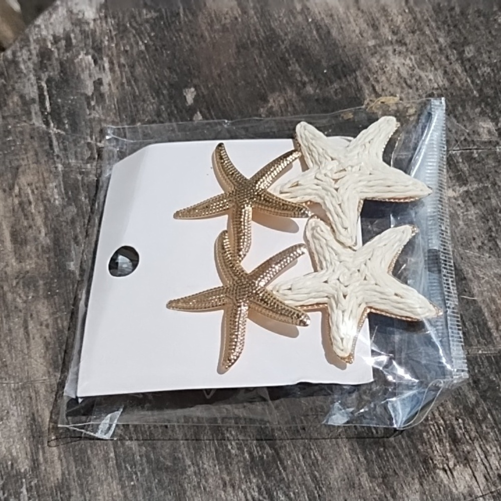 New Elegant Starfish Earrings - Cream and Gold - Picture 5 of 6